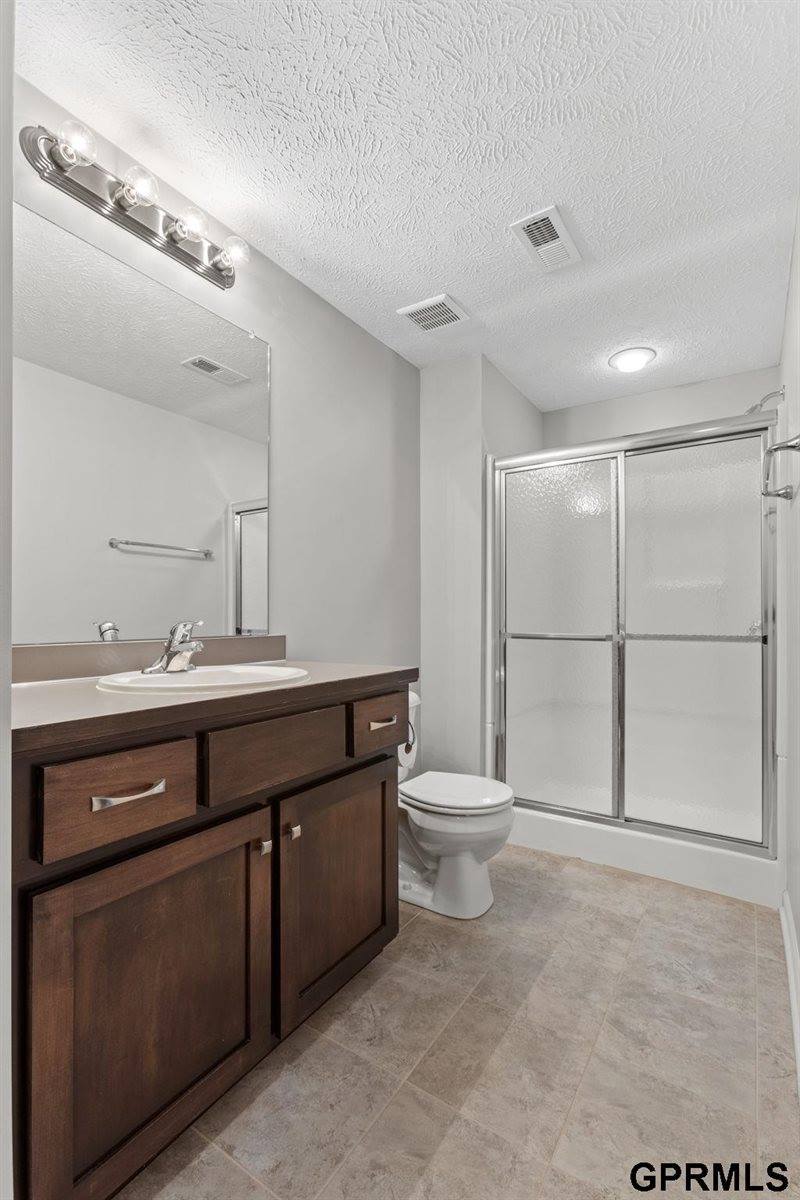 19809 Oak Street, Gretna, NE 68028