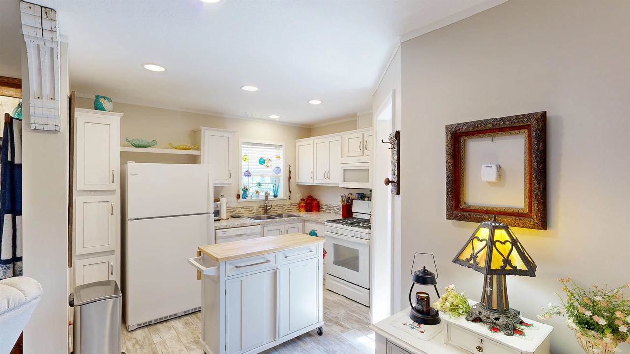 897 Lake Street #115, Lake Mills, WI 53551
