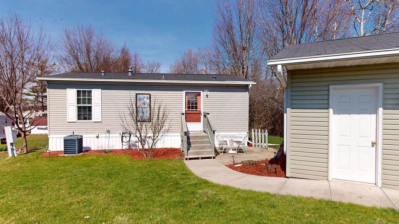 897 Lake Street #115, Lake Mills, WI 53551