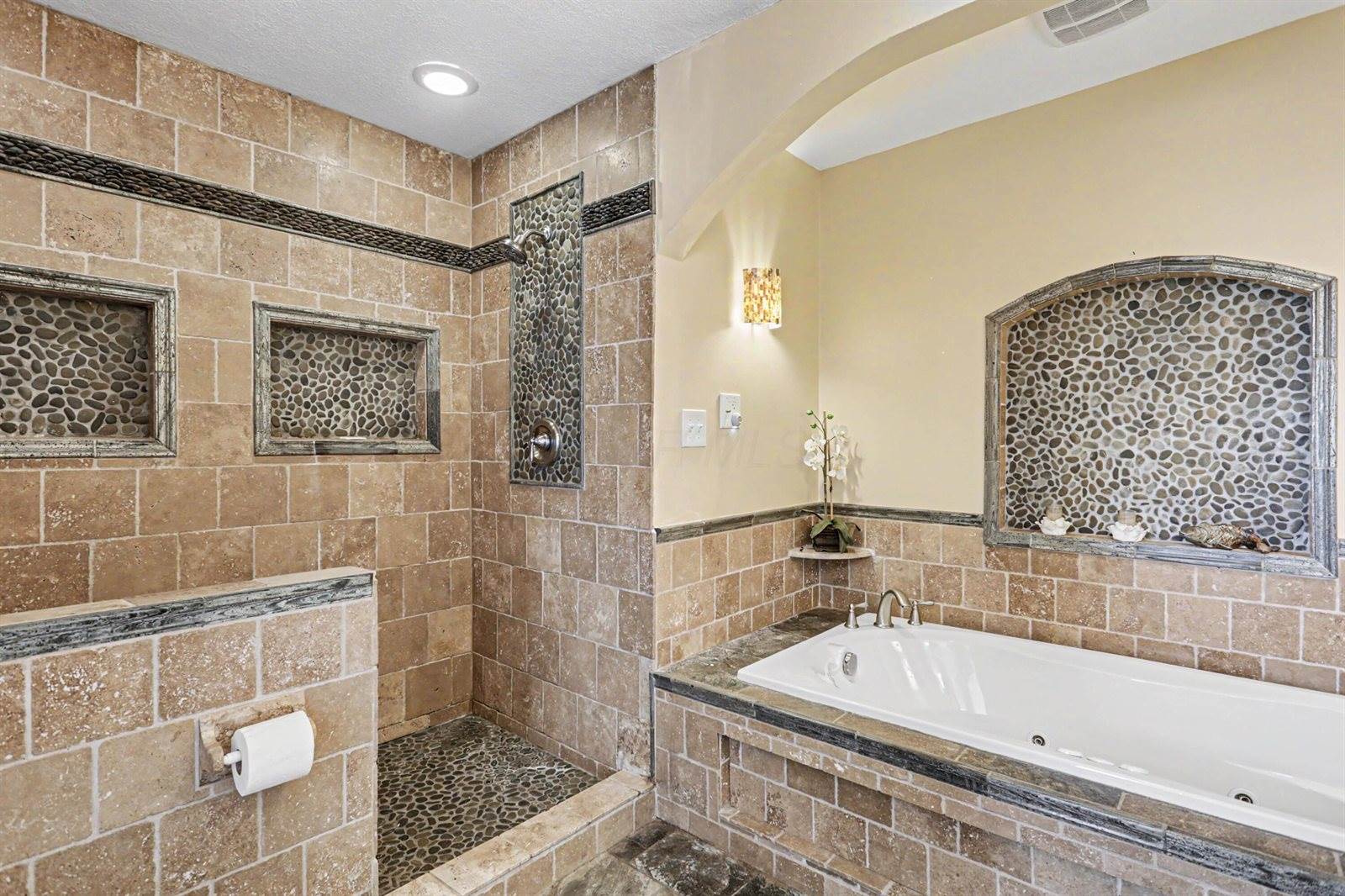 4353 Hoover Road, Grove City, OH 43123