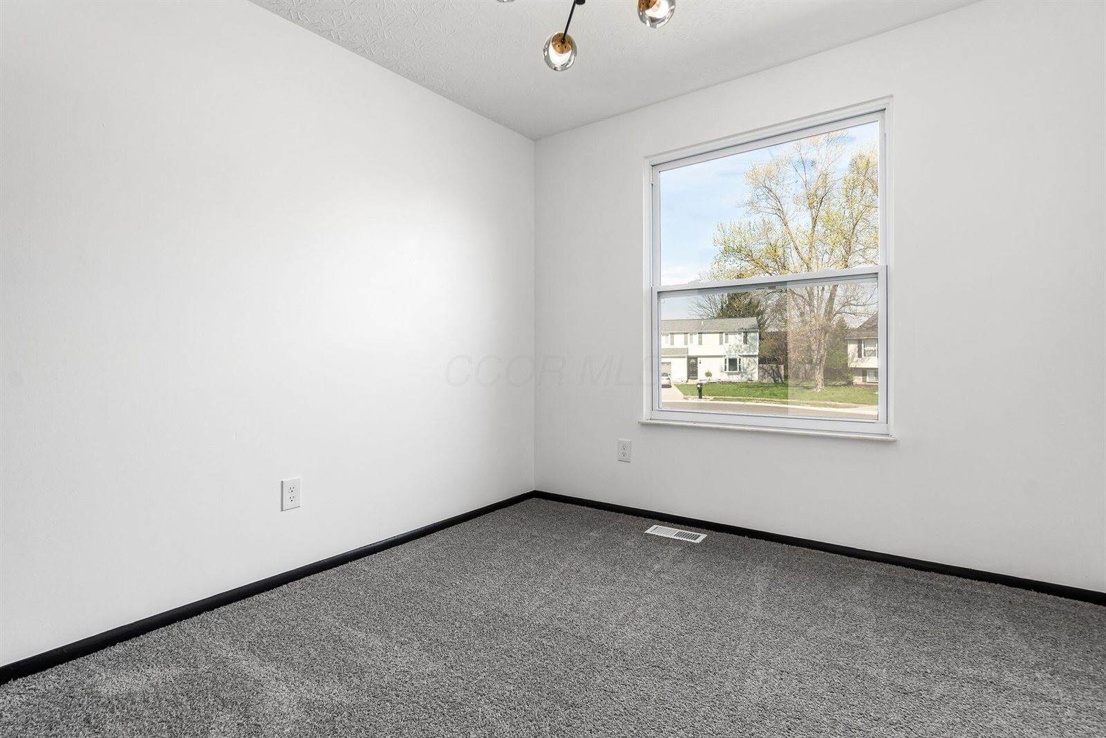 1028 Newfields Lane, Westerville, OH 43081