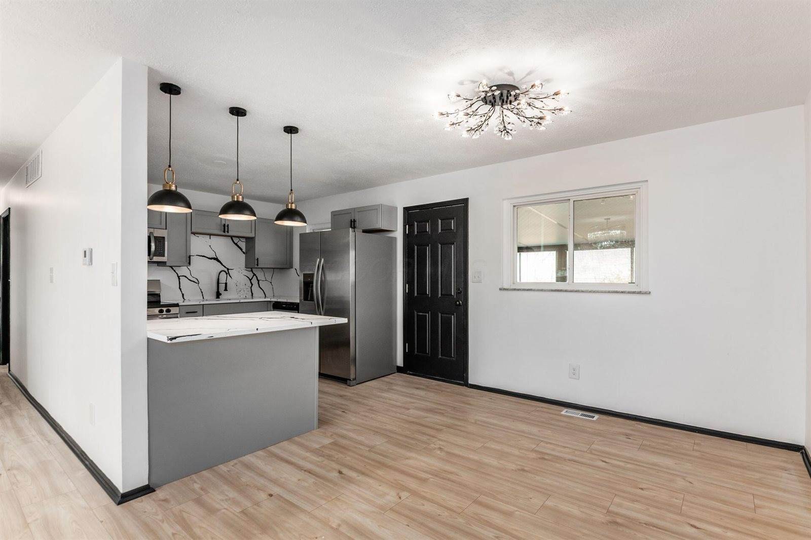 5548 Roche Drive, Columbus, OH 43229