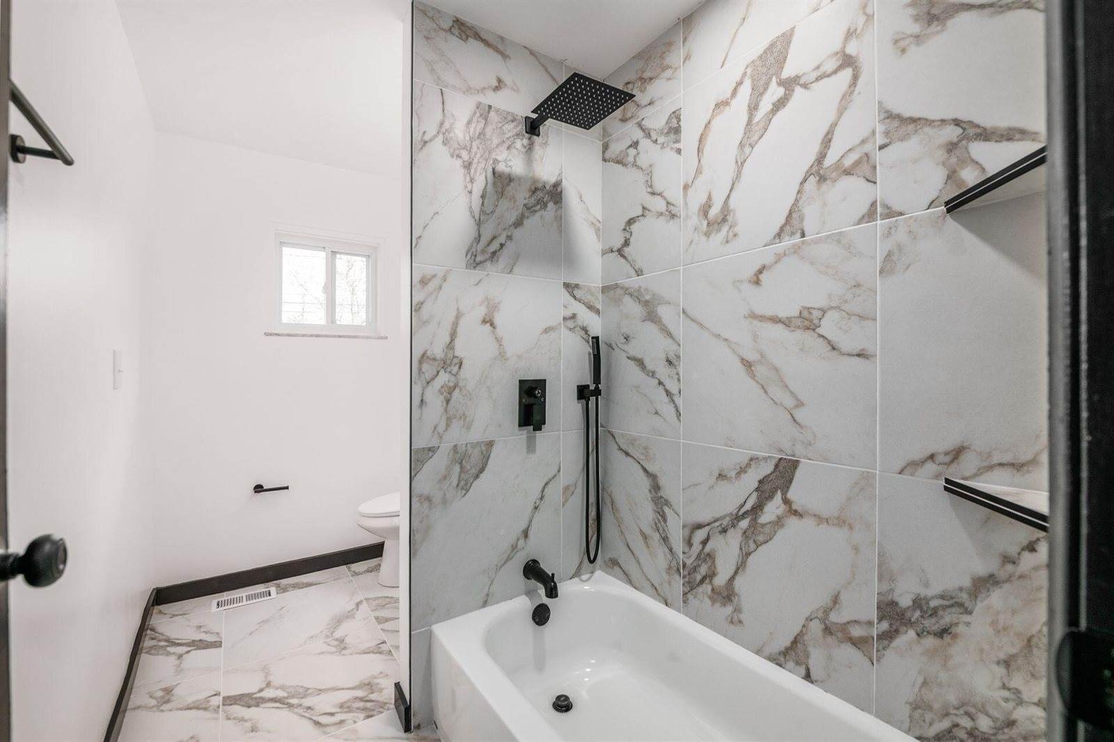 5548 Roche Drive, Columbus, OH 43229