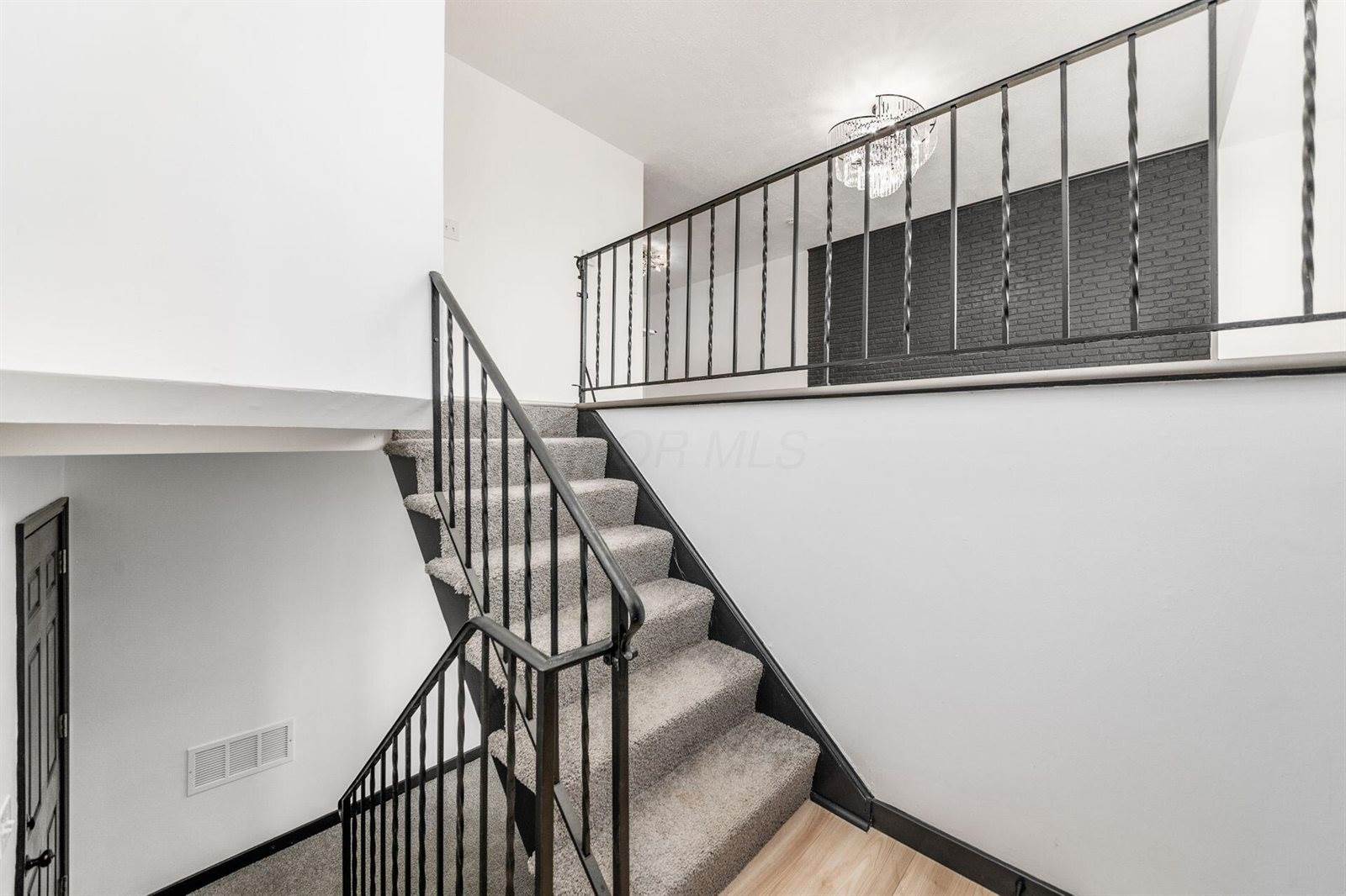 5548 Roche Drive, Columbus, OH 43229