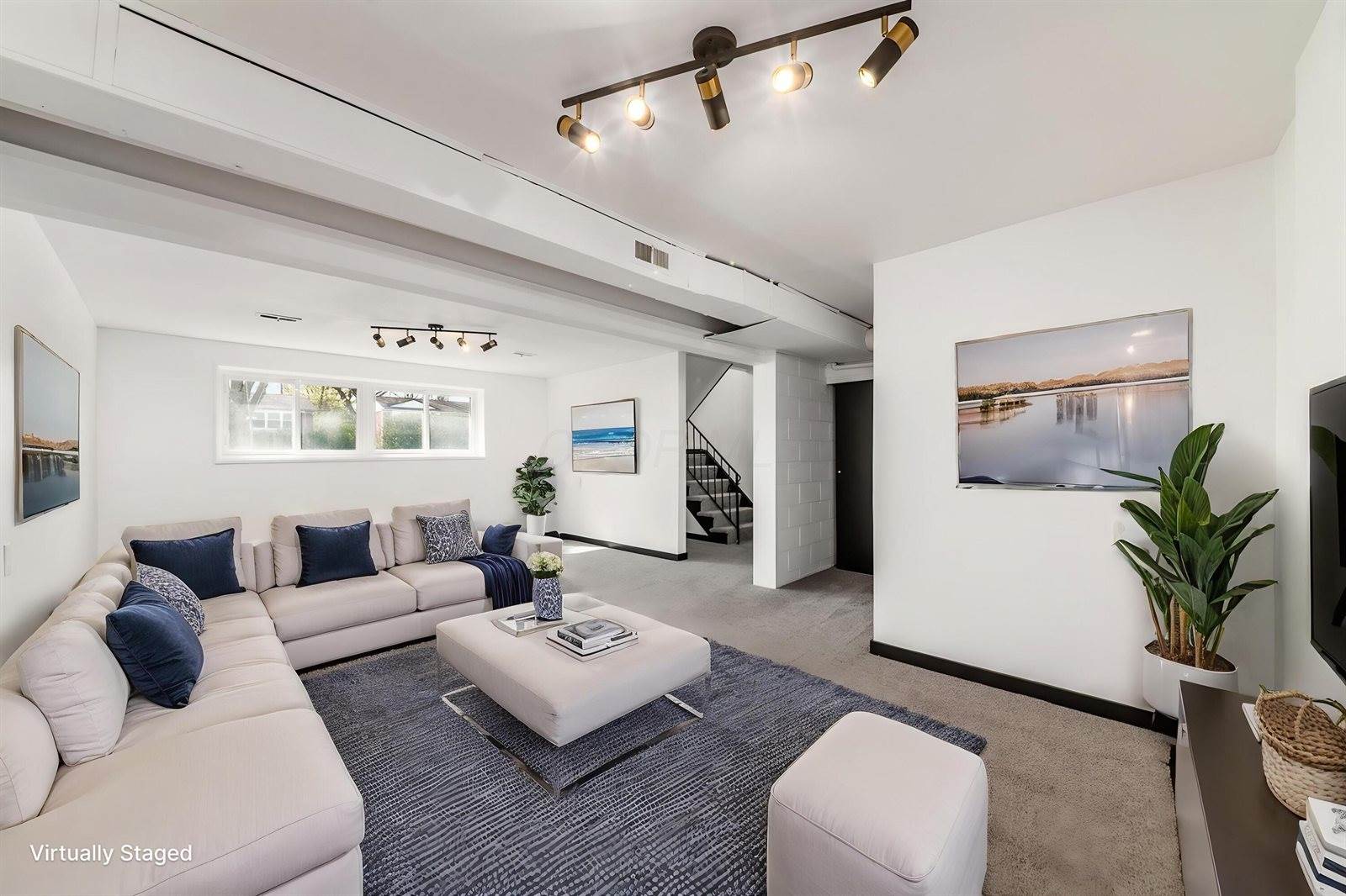 5548 Roche Drive, Columbus, OH 43229