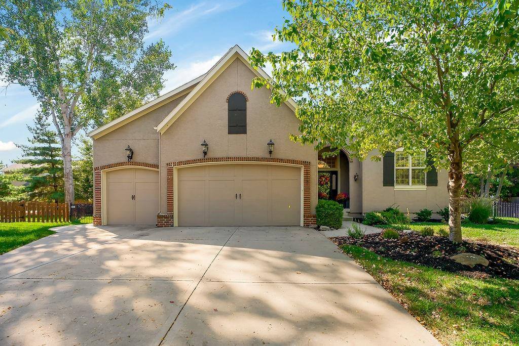 10237 Marion Street, Lenexa, KS 66220