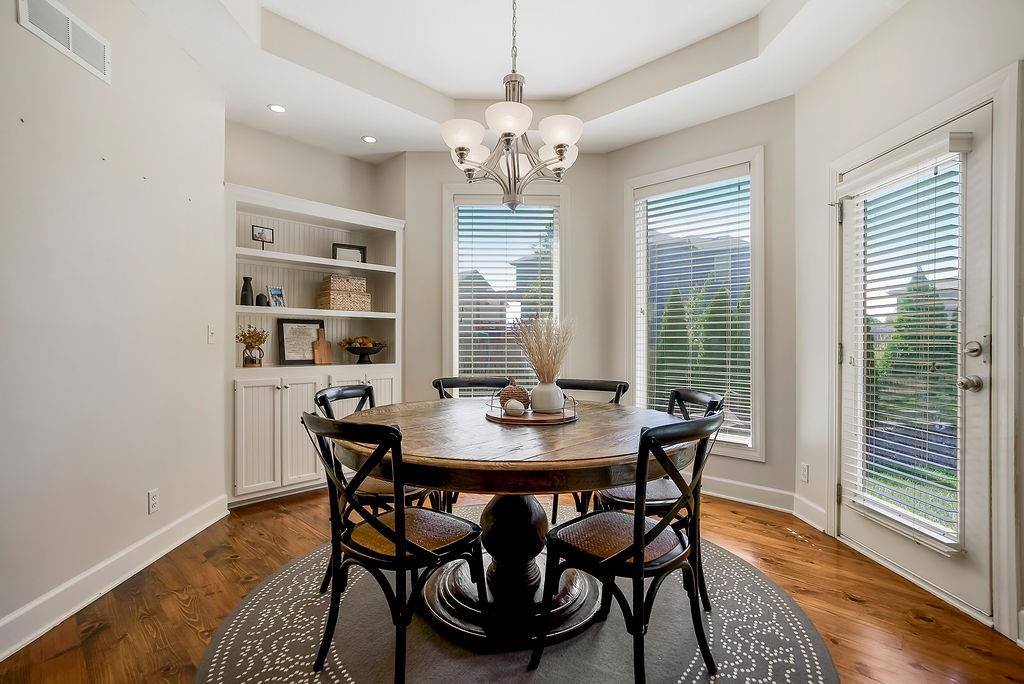 10237 Marion Street, Lenexa, KS 66220