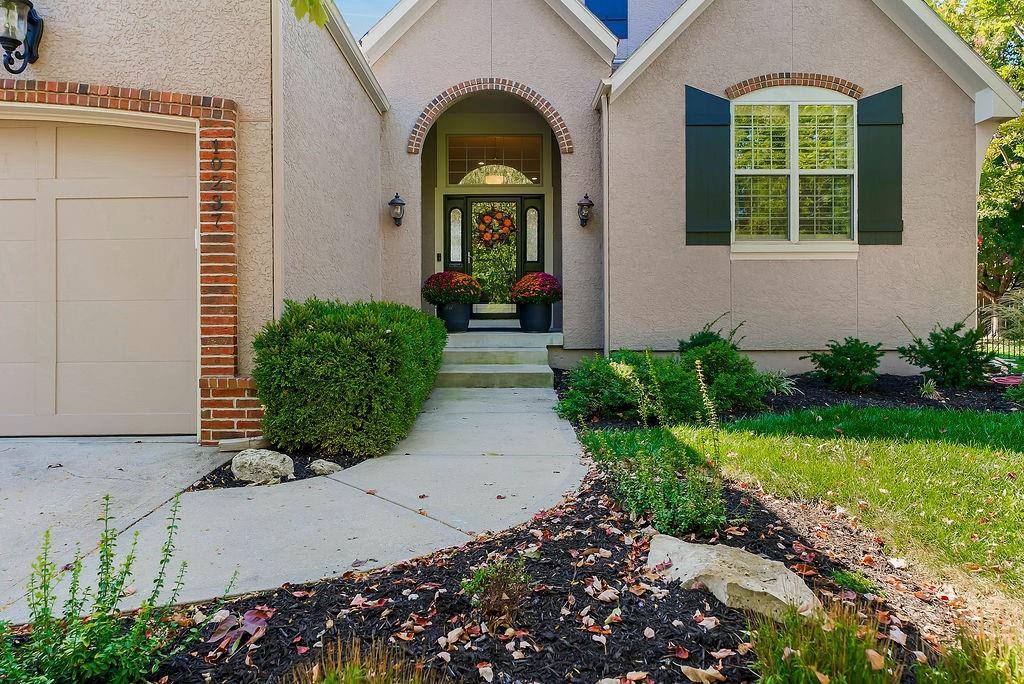 10237 Marion Street, Lenexa, KS 66220