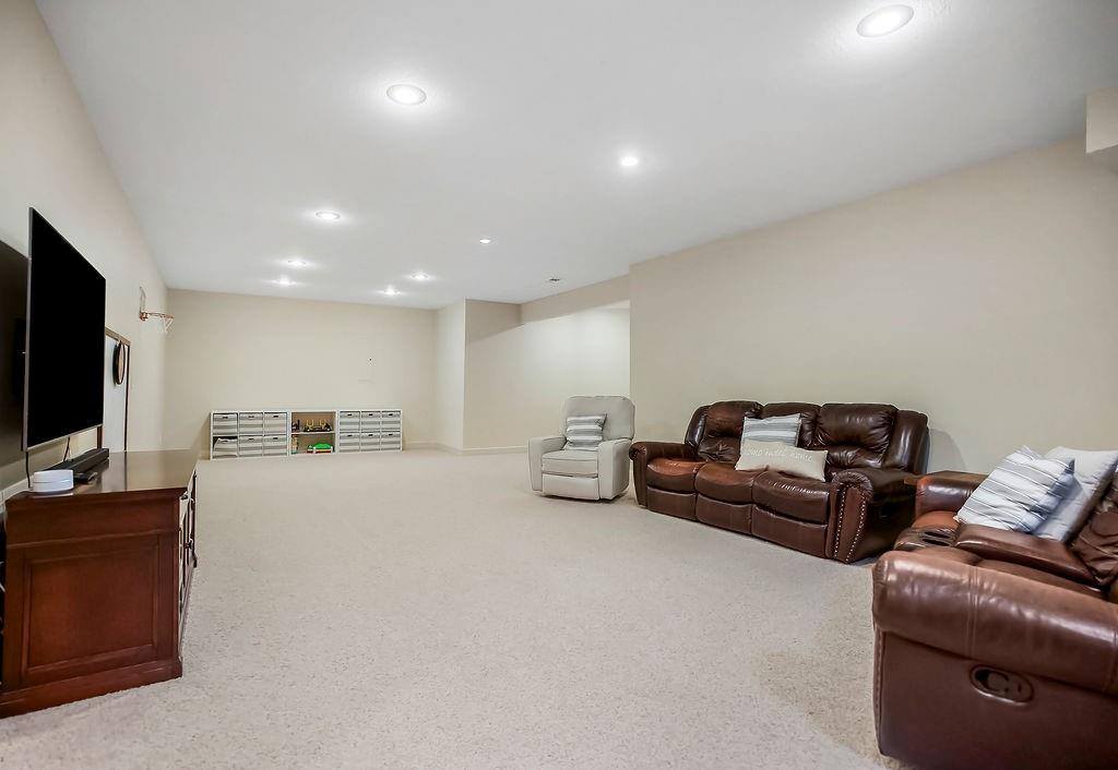 10237 Marion Street, Lenexa, KS 66220