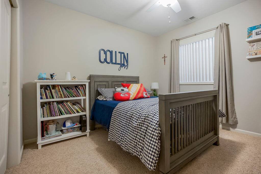 10237 Marion Street, Lenexa, KS 66220