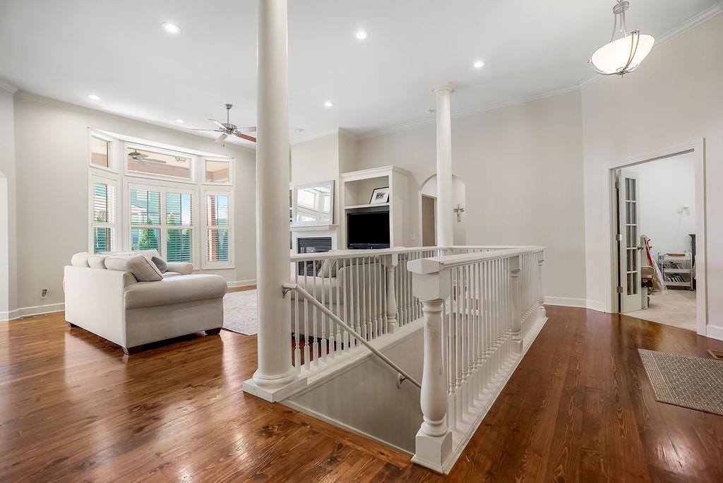 10237 Marion Street, Lenexa, KS 66220