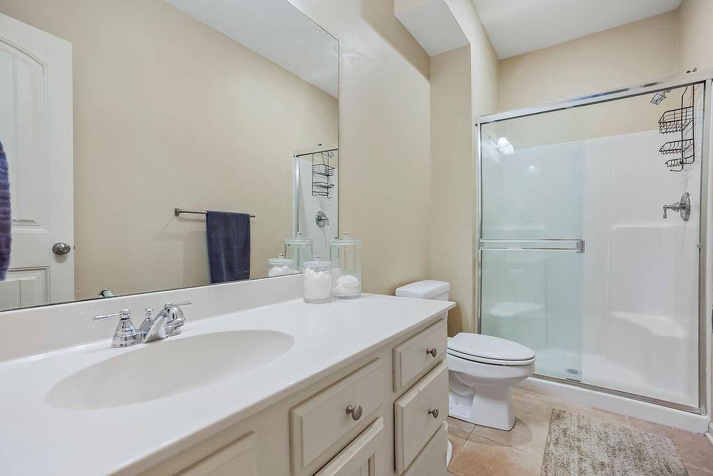 10237 Marion Street, Lenexa, KS 66220