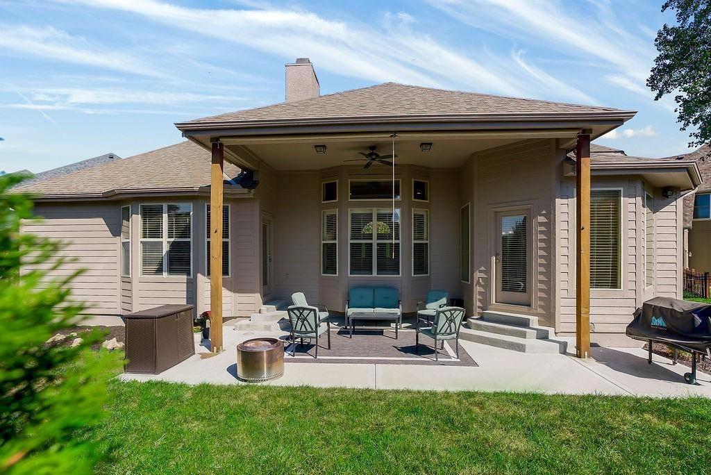 10237 Marion Street, Lenexa, KS 66220