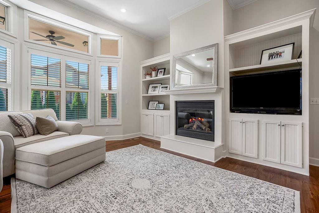 10237 Marion Street, Lenexa, KS 66220