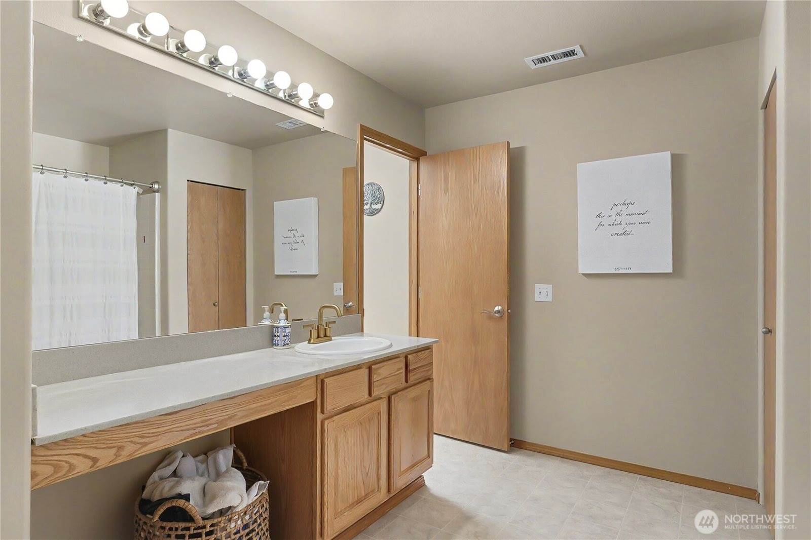 2811 Hannen Street, Dupont, WA 98327