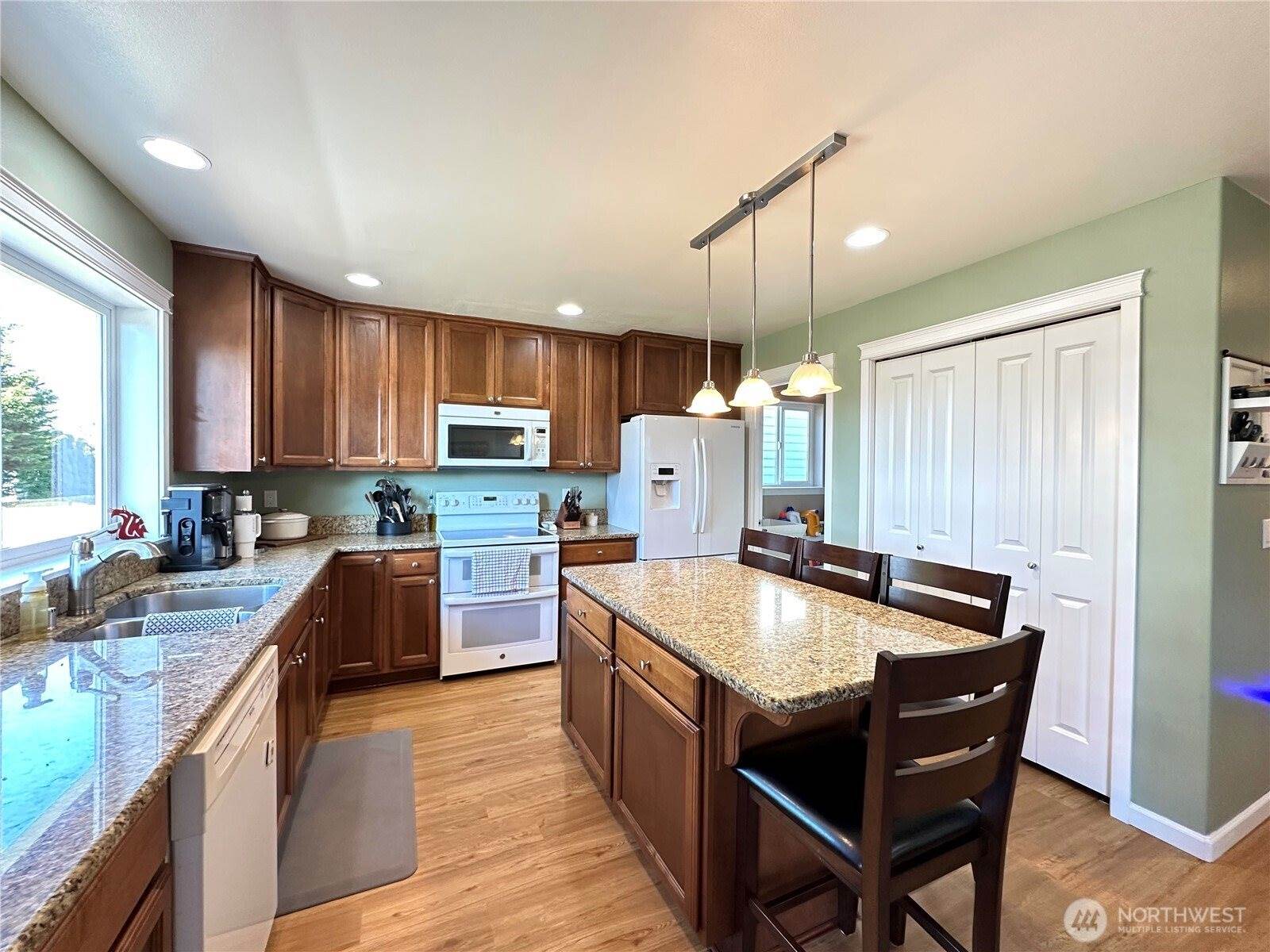 3710 West 7th Street, Anacortes, WA 98221