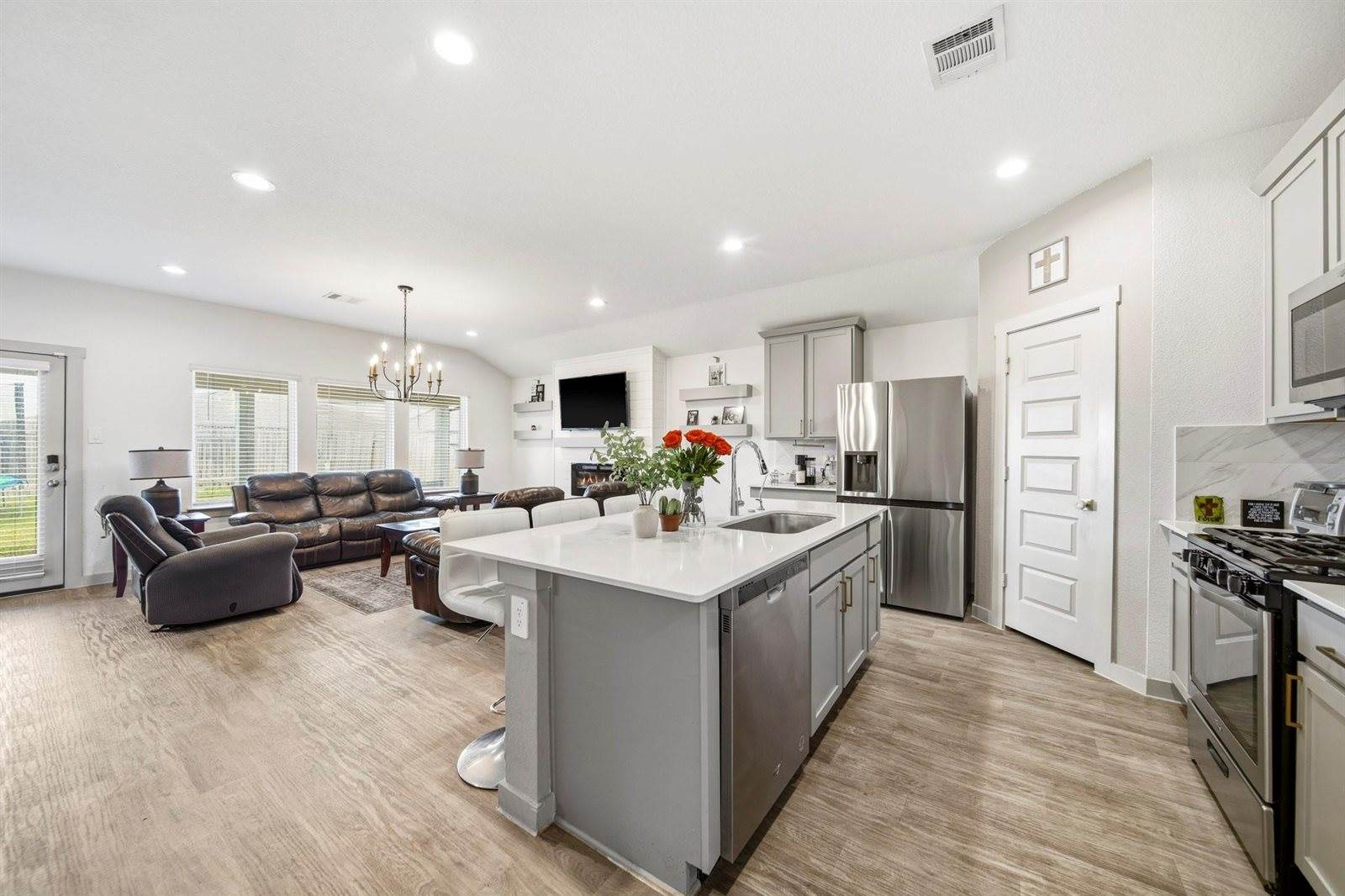 8210 Buck Lane, Rosharon, TX 77583