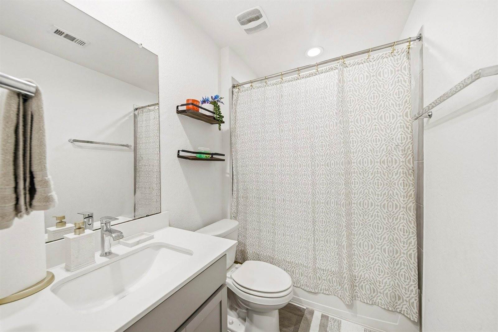 8210 Buck Lane, Rosharon, TX 77583