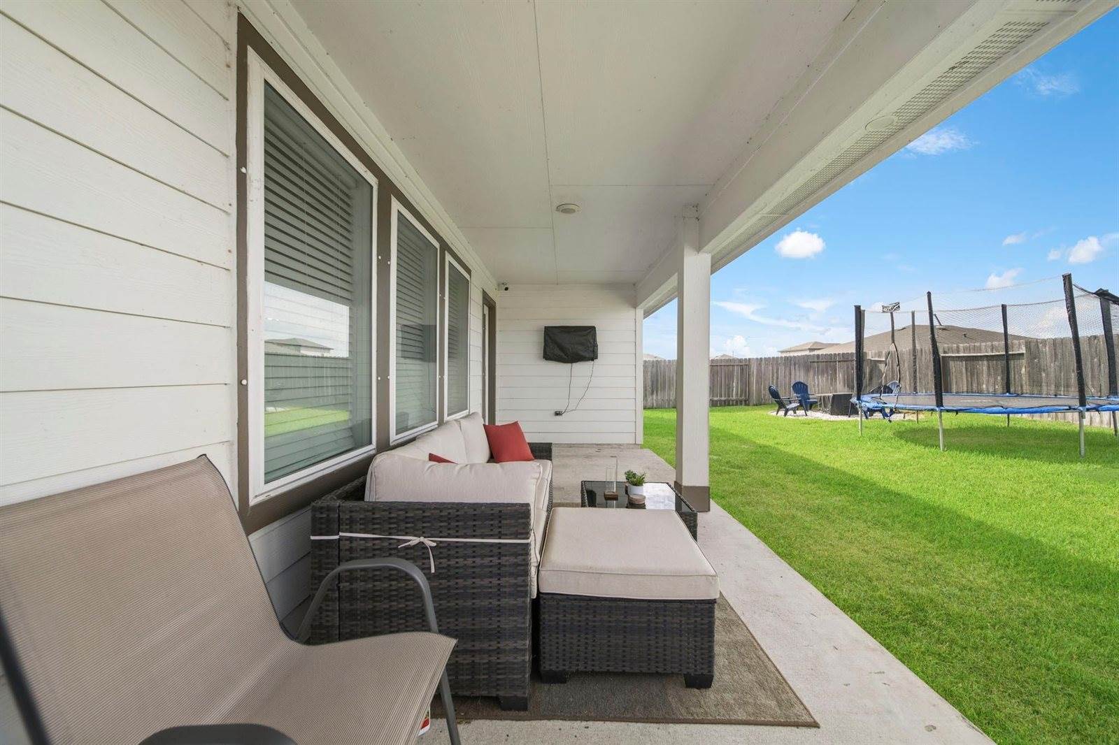 8210 Buck Lane, Rosharon, TX 77583