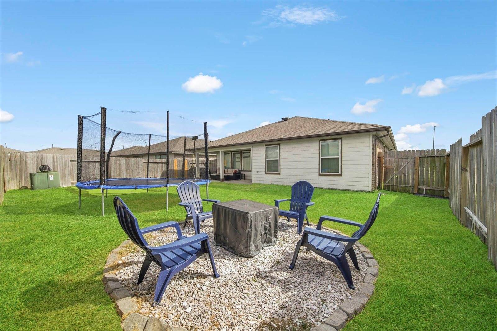 8210 Buck Lane, Rosharon, TX 77583