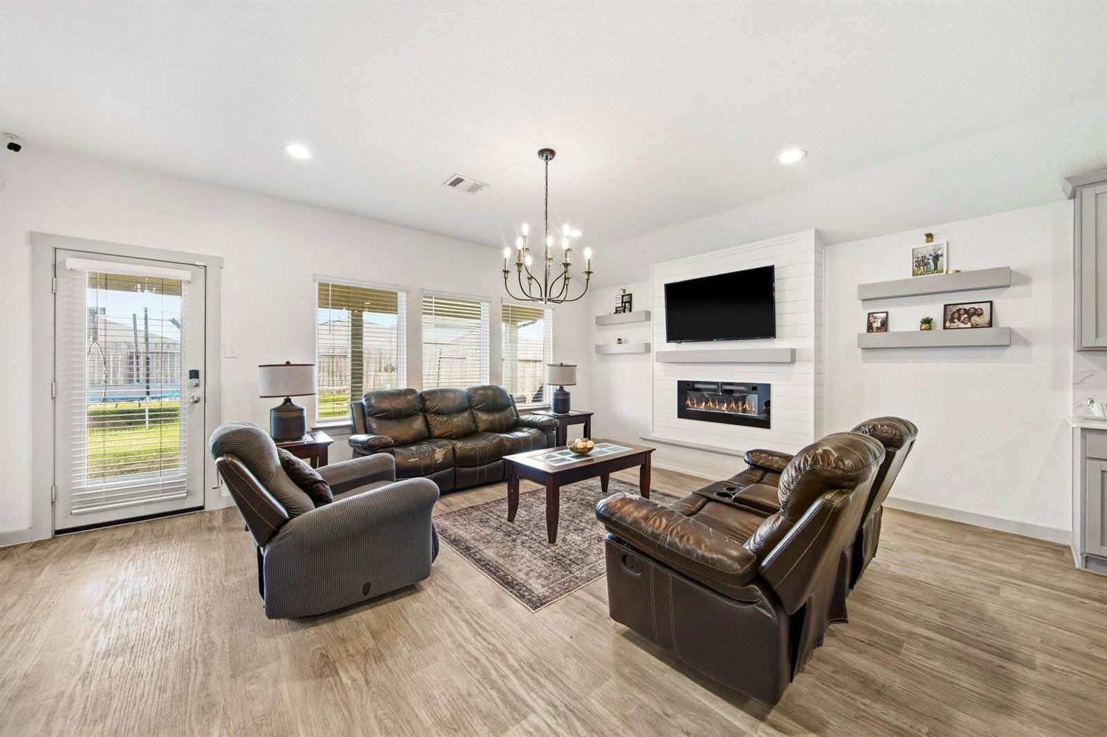 8210 Buck Lane, Rosharon, TX 77583