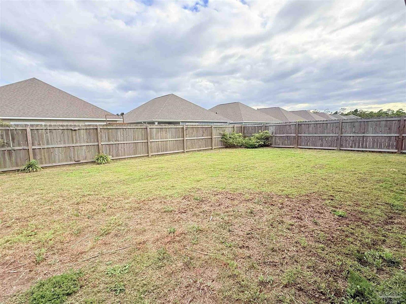 5804 Danbury Blvd, Pace, FL 32571