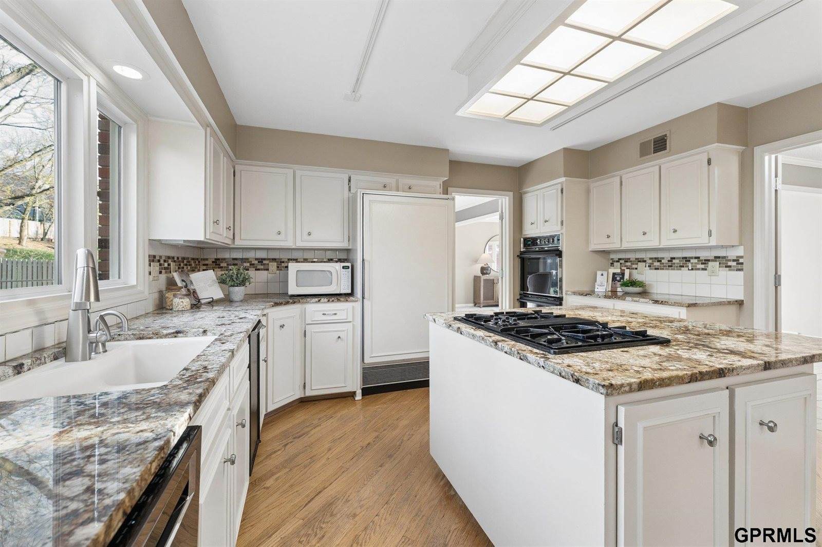 9723 Fieldcrest Drive, Omaha, NE 68114