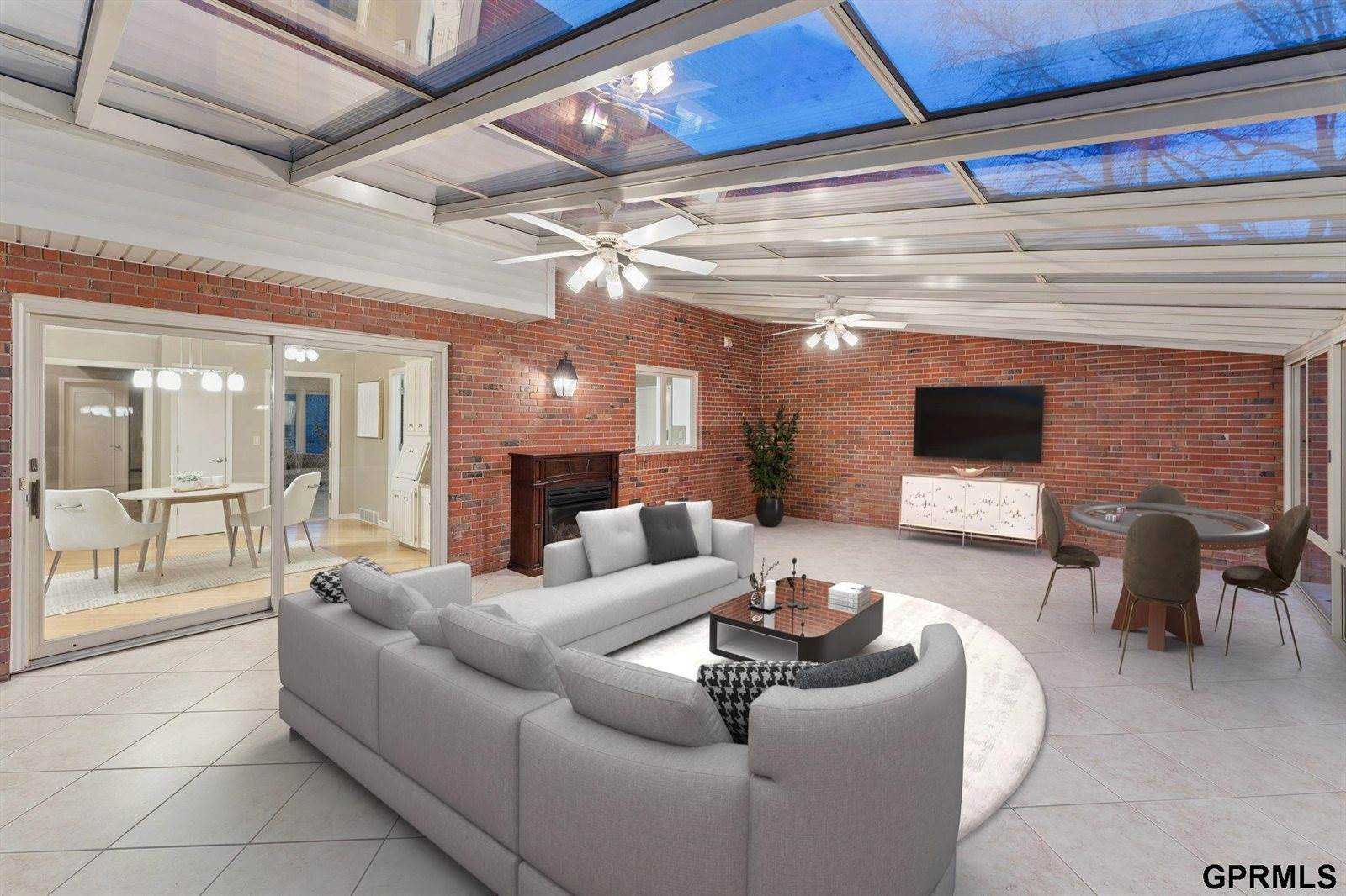 9723 Fieldcrest Drive, Omaha, NE 68114