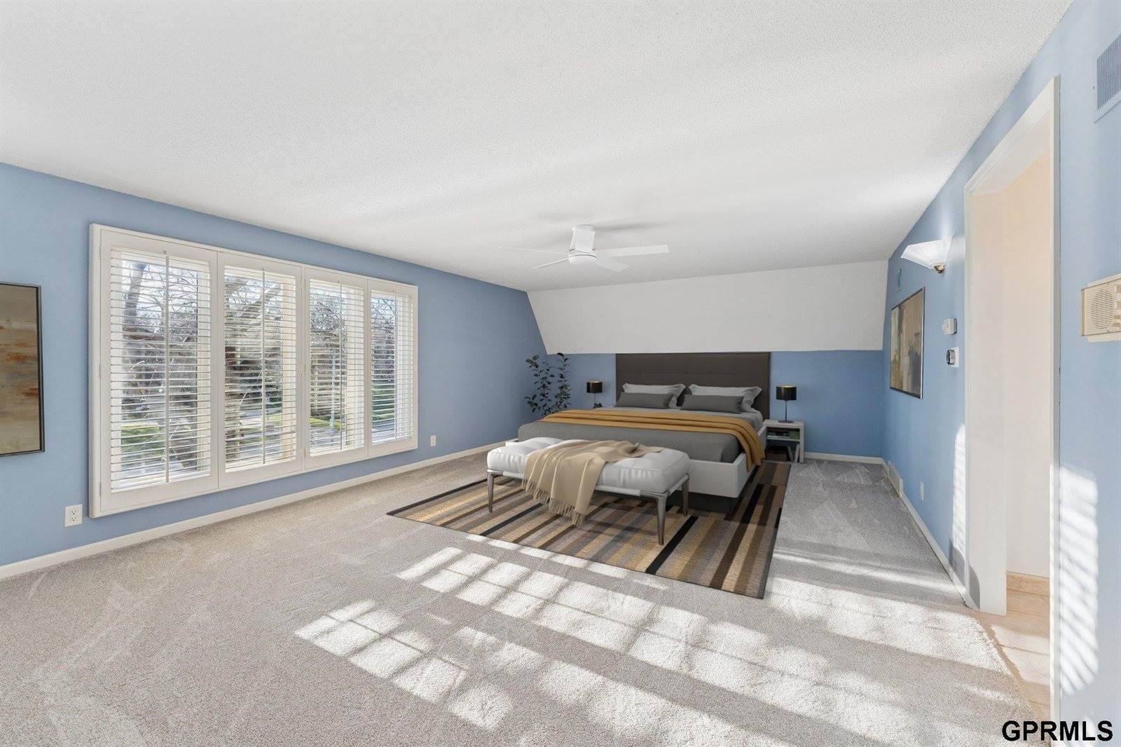 9723 Fieldcrest Drive, Omaha, NE 68114