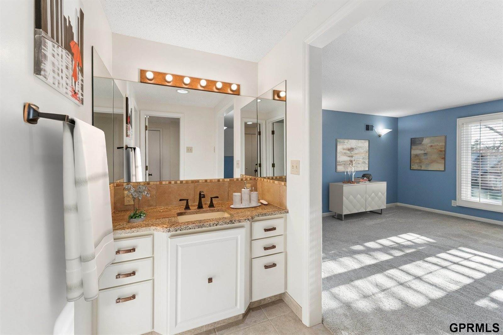 9723 Fieldcrest Drive, Omaha, NE 68114