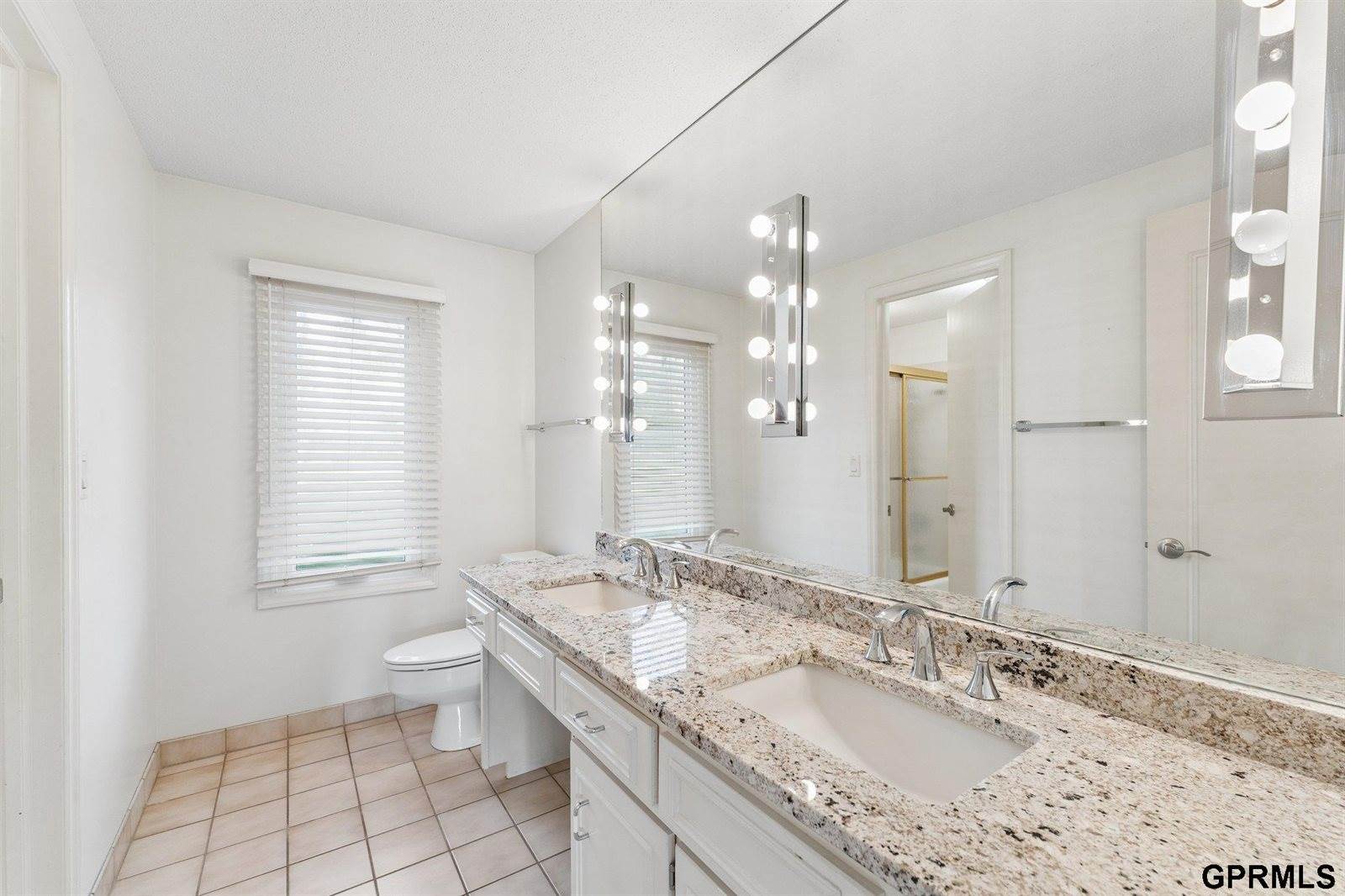 9723 Fieldcrest Drive, Omaha, NE 68114