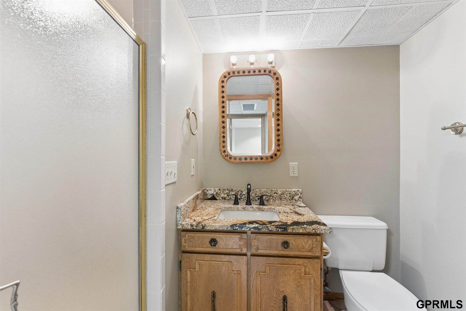 9723 Fieldcrest Drive, Omaha, NE 68114