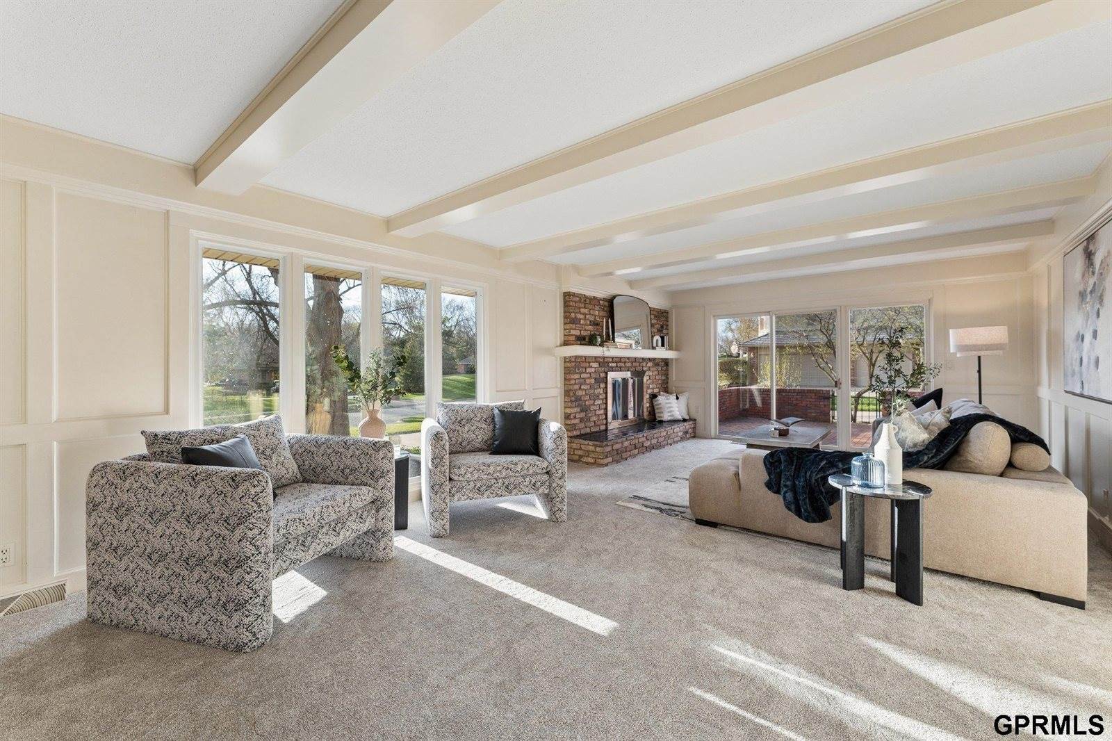 9723 Fieldcrest Drive, Omaha, NE 68114