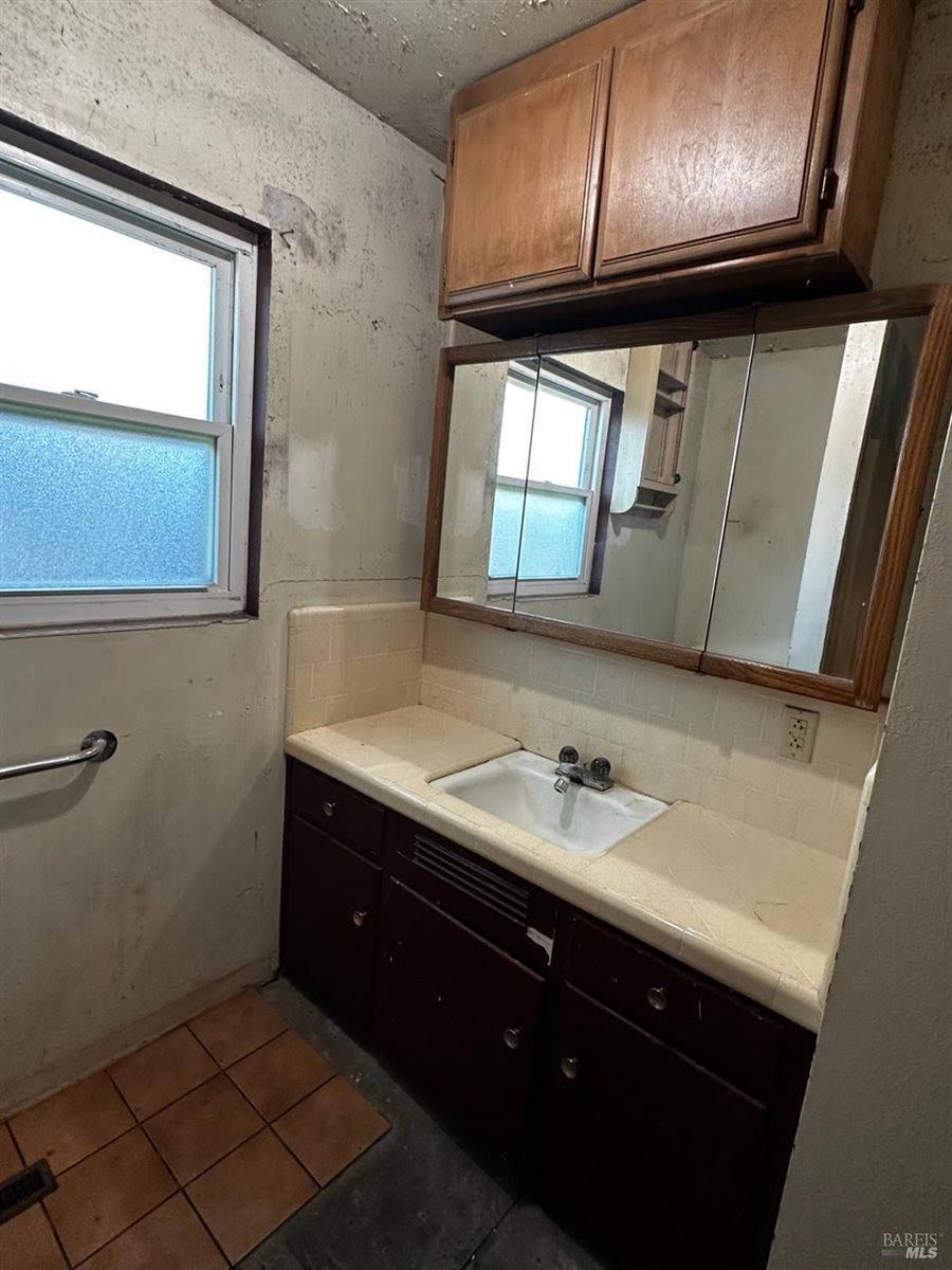 2314 Olympia Drive, Santa Rosa, CA 95405