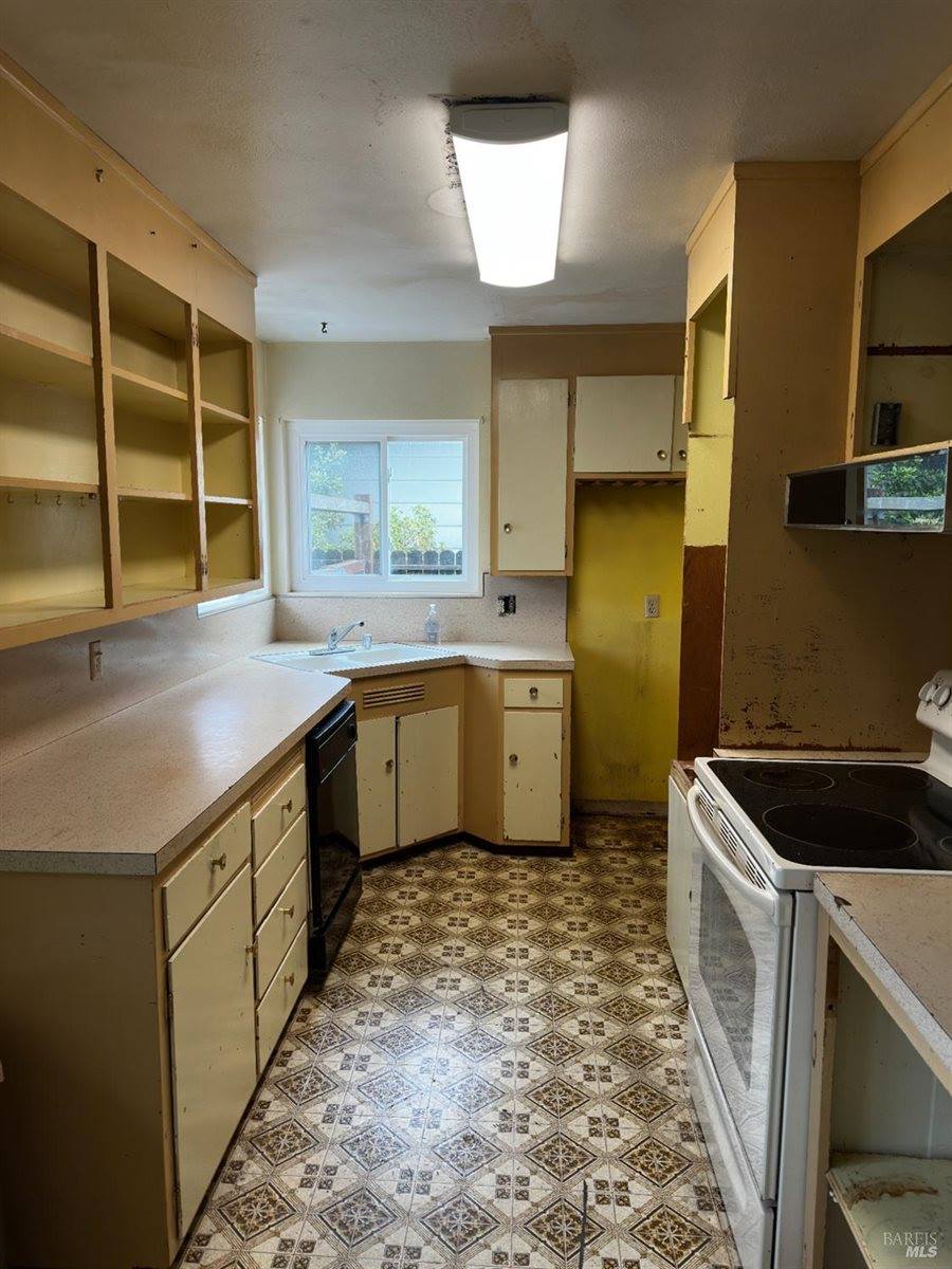 2314 Olympia Drive, Santa Rosa, CA 95405