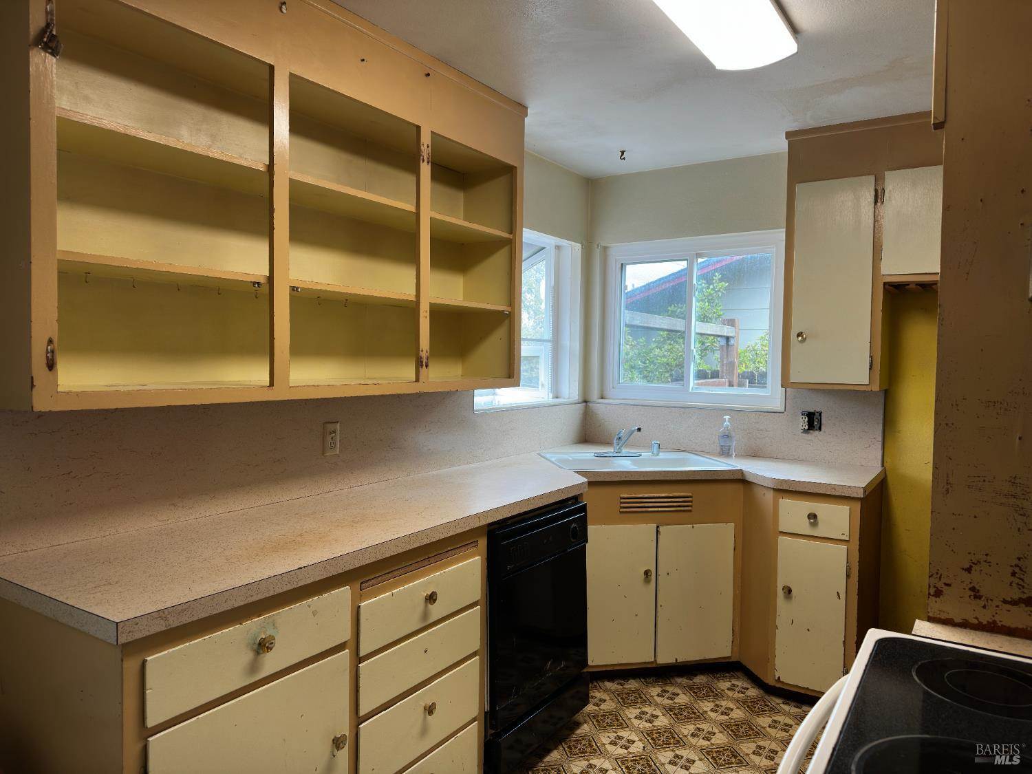 2314 Olympia Drive, Santa Rosa, CA 95405