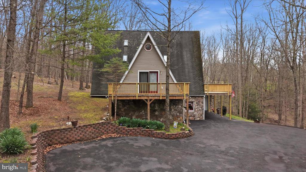 154 Spook Hollow Road, Berkeley Springs, WV 25411