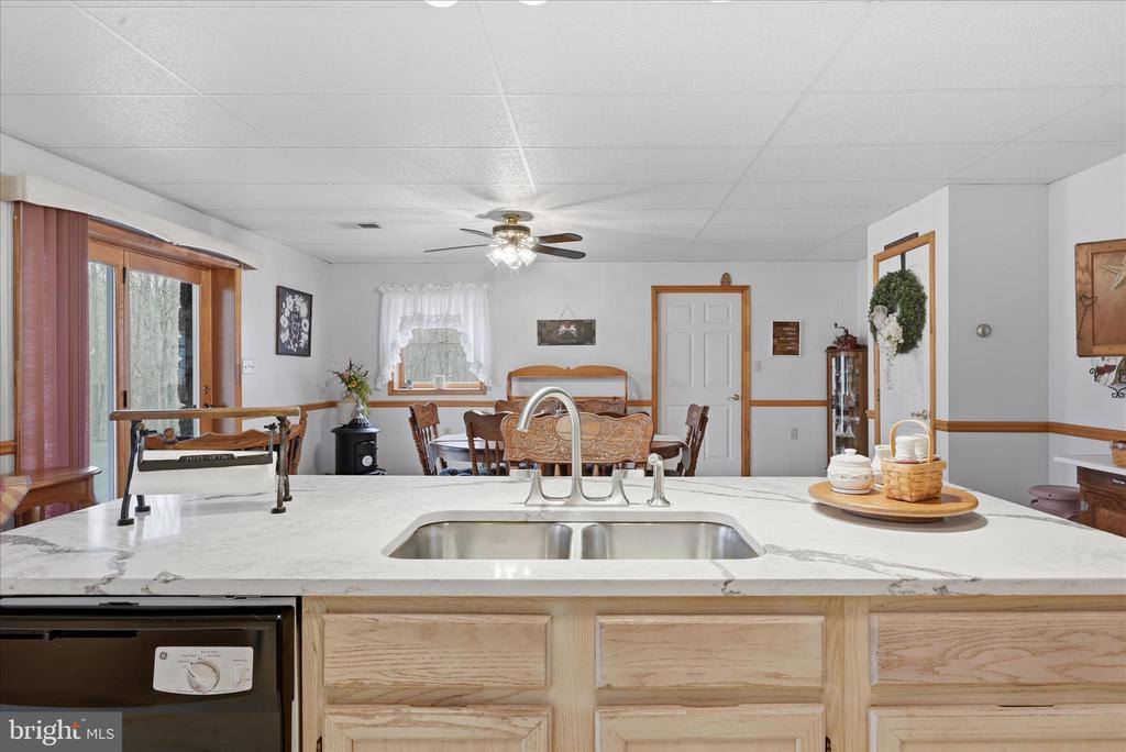 154 Spook Hollow Road, Berkeley Springs, WV 25411