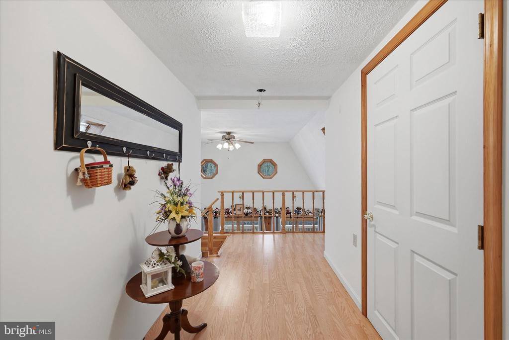 154 Spook Hollow Road, Berkeley Springs, WV 25411