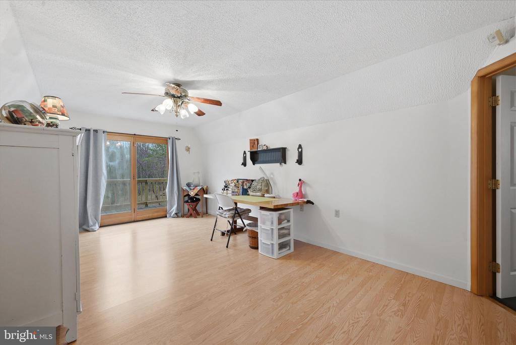 154 Spook Hollow Road, Berkeley Springs, WV 25411