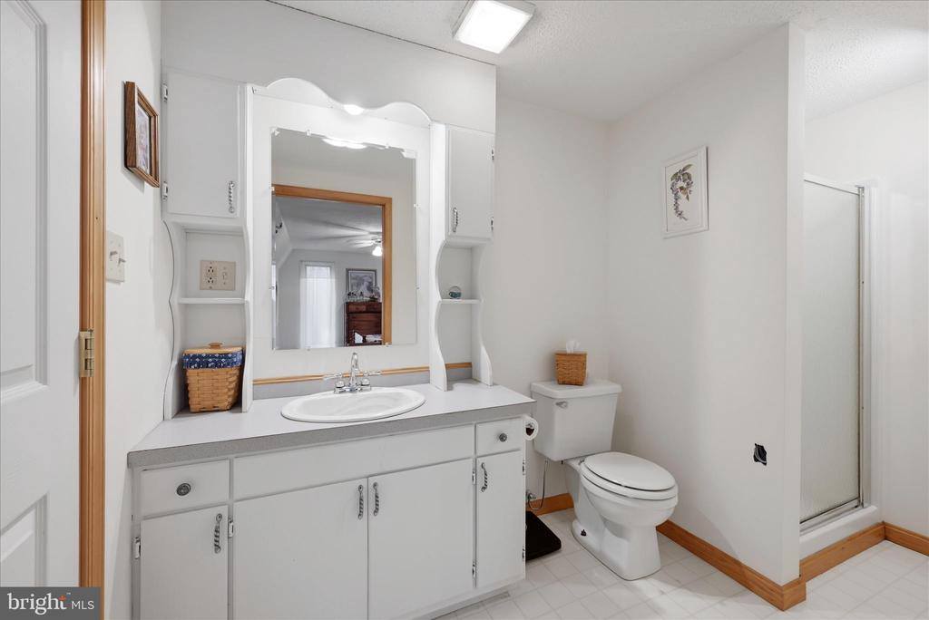 154 Spook Hollow Road, Berkeley Springs, WV 25411