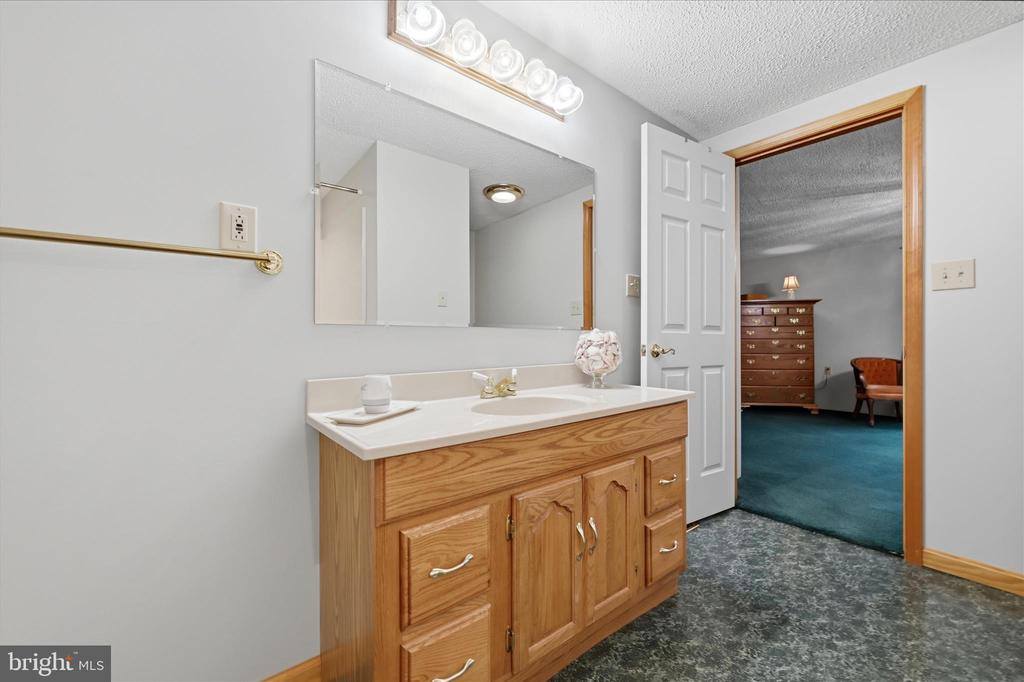 154 Spook Hollow Road, Berkeley Springs, WV 25411