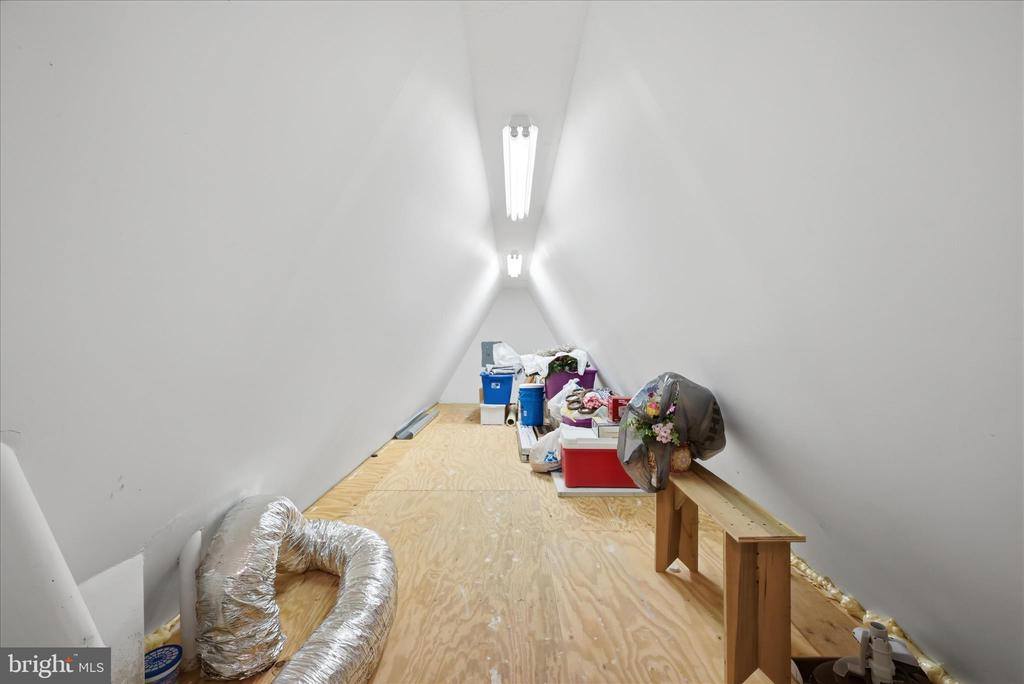 154 Spook Hollow Road, Berkeley Springs, WV 25411