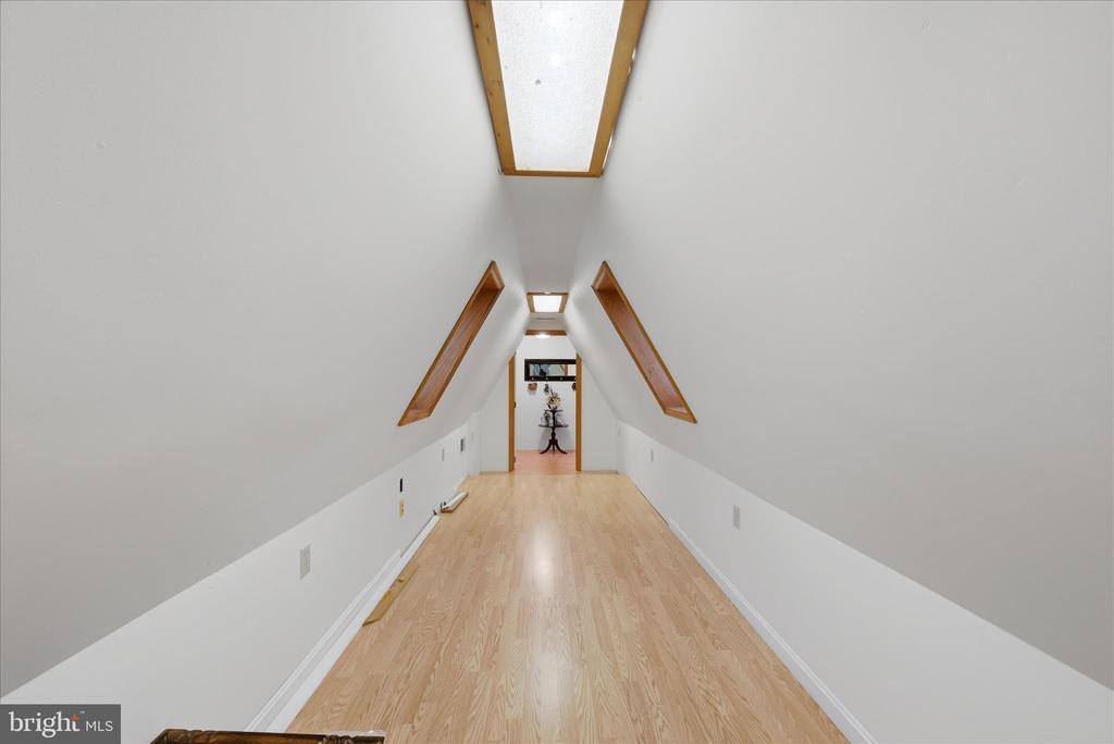 154 Spook Hollow Road, Berkeley Springs, WV 25411