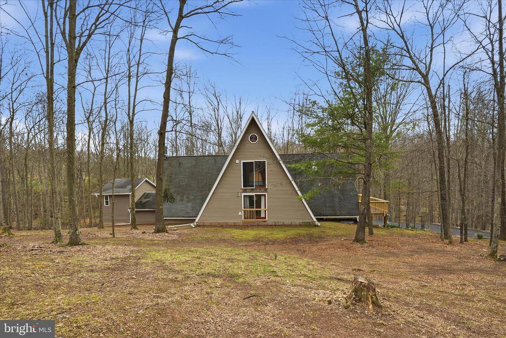 154 Spook Hollow Road, Berkeley Springs, WV 25411