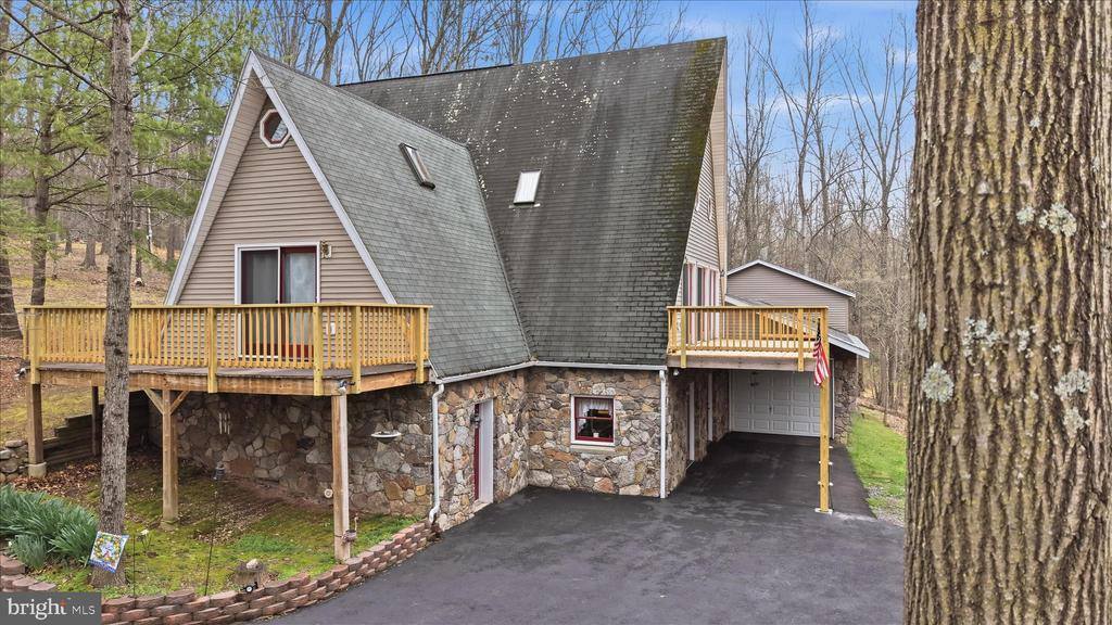 154 Spook Hollow Road, Berkeley Springs, WV 25411