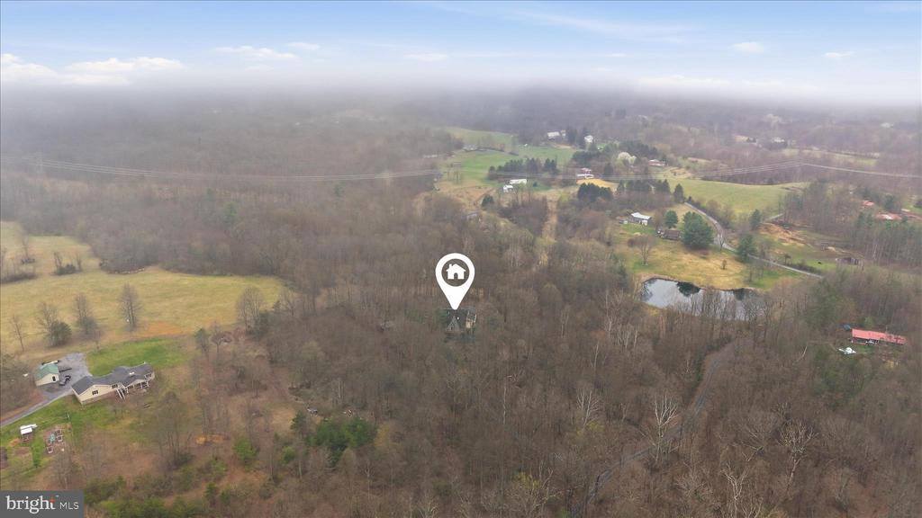 154 Spook Hollow Road, Berkeley Springs, WV 25411