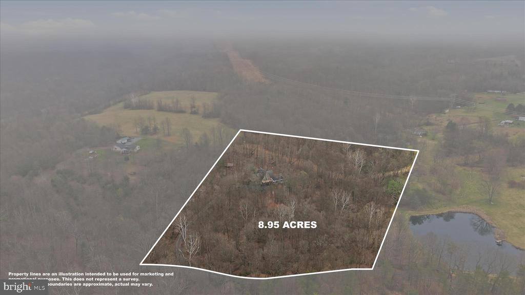 154 Spook Hollow Road, Berkeley Springs, WV 25411