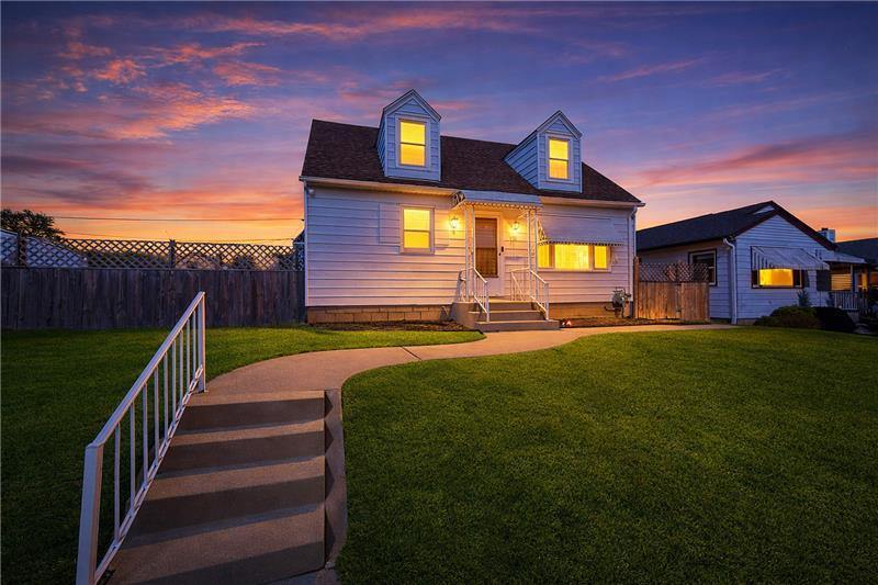 922 West Eden Pl, Milwaukee, WI 53221