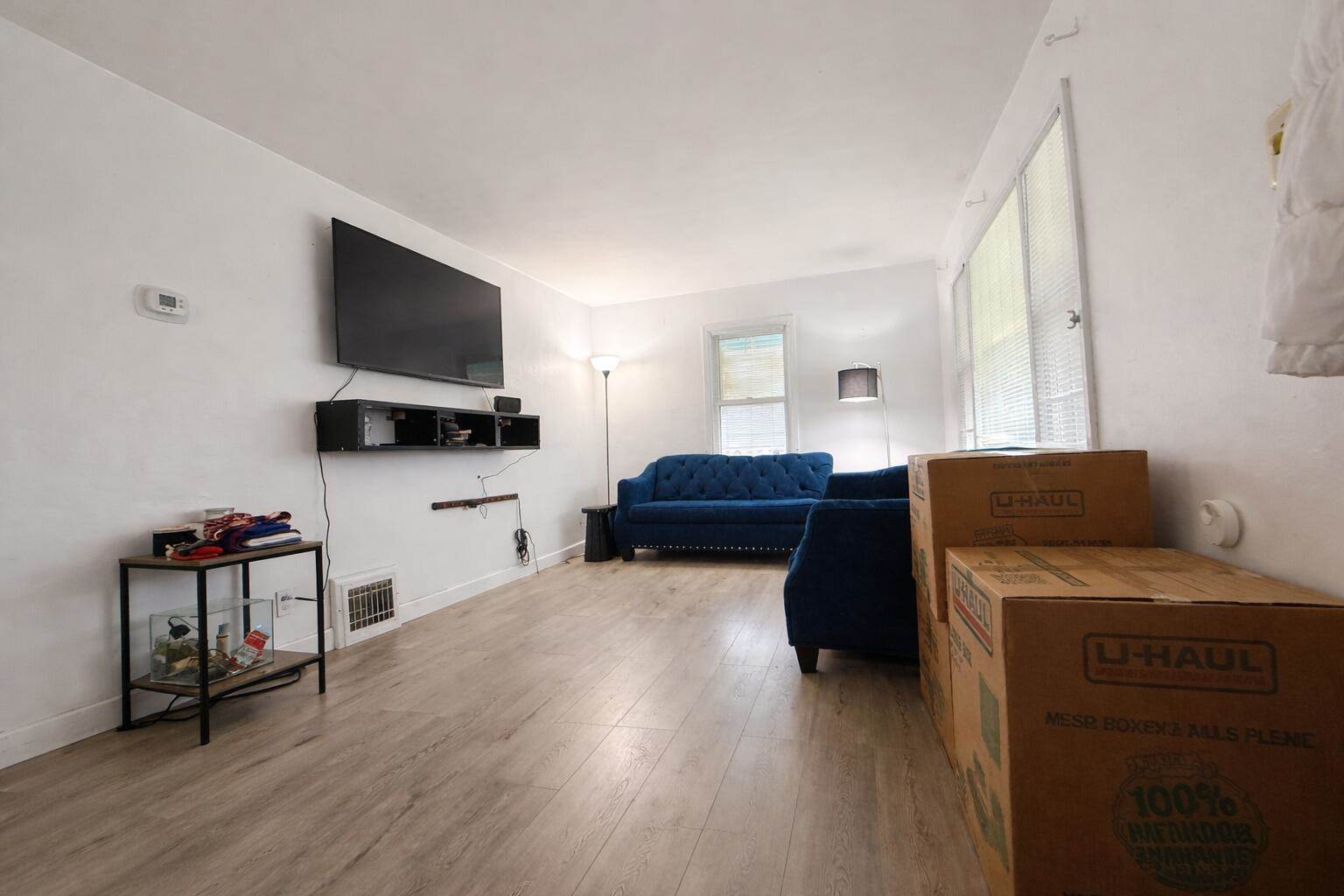 922 West Eden Pl, Milwaukee, WI 53221